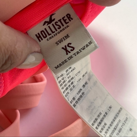 Hollister Strapless Bikini Top XS - Picture 4 of 5